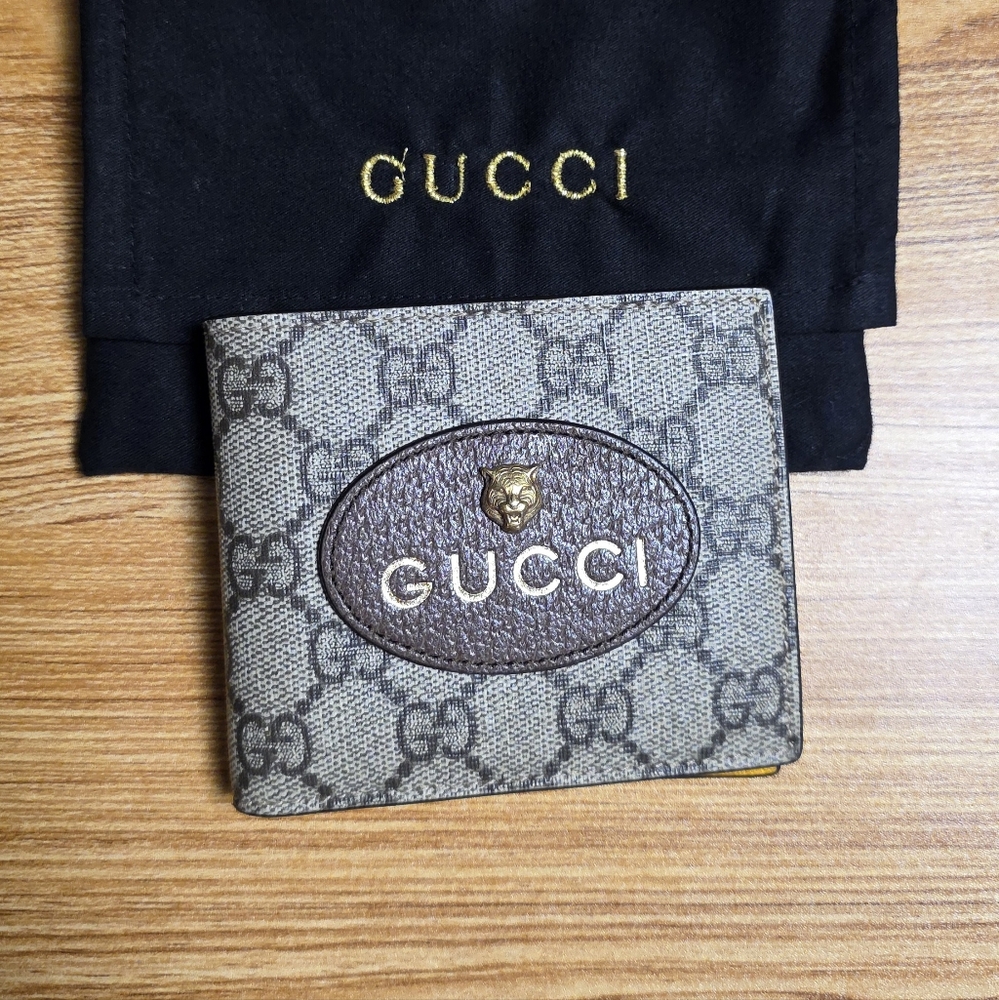 Authentic Gucci GG Supreme Monogram Neo Vintage Wallet with Tiger Head